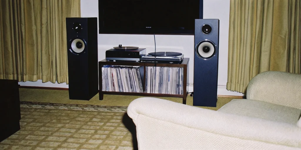Acoustat Speakers: Models, Sound, and Setup Tips